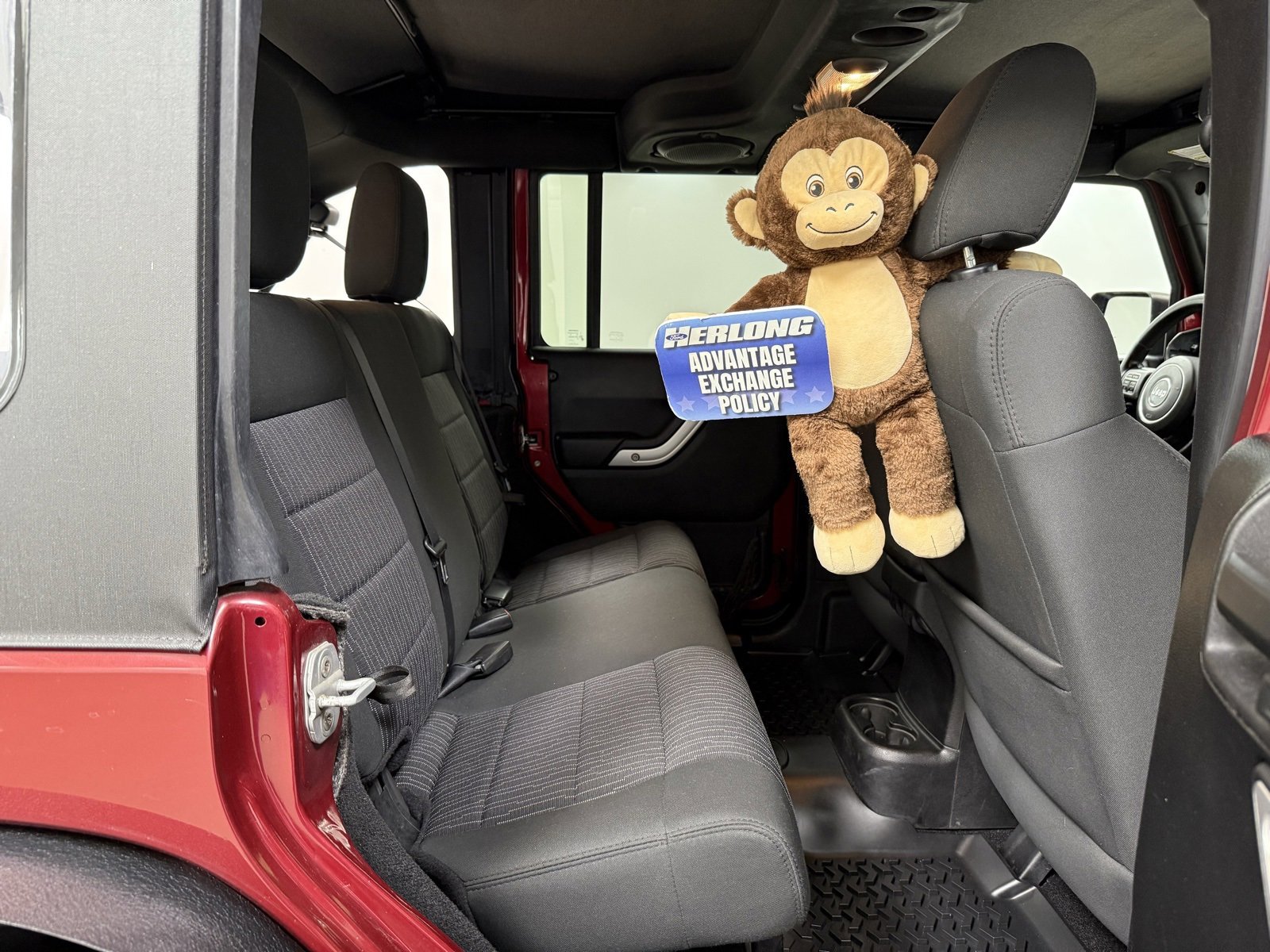 Used 2012 Jeep Wrangler Unlimited Rubicon w/ Connectivity Group image 17