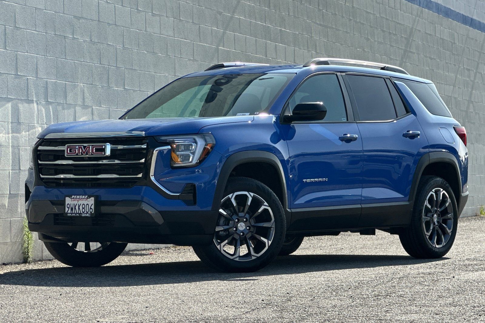 Used 2026 GMC Terrain Elevation w/ Elevation Premium Package FWD image 8