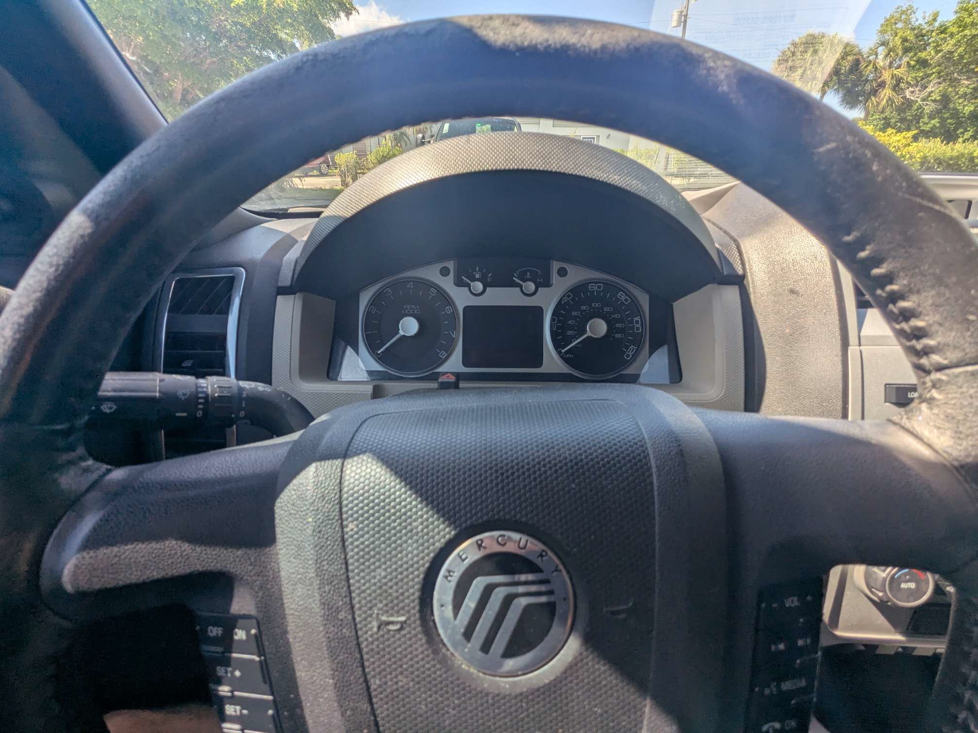 Used 2010 Mercury Mariner Premier FWD image 25