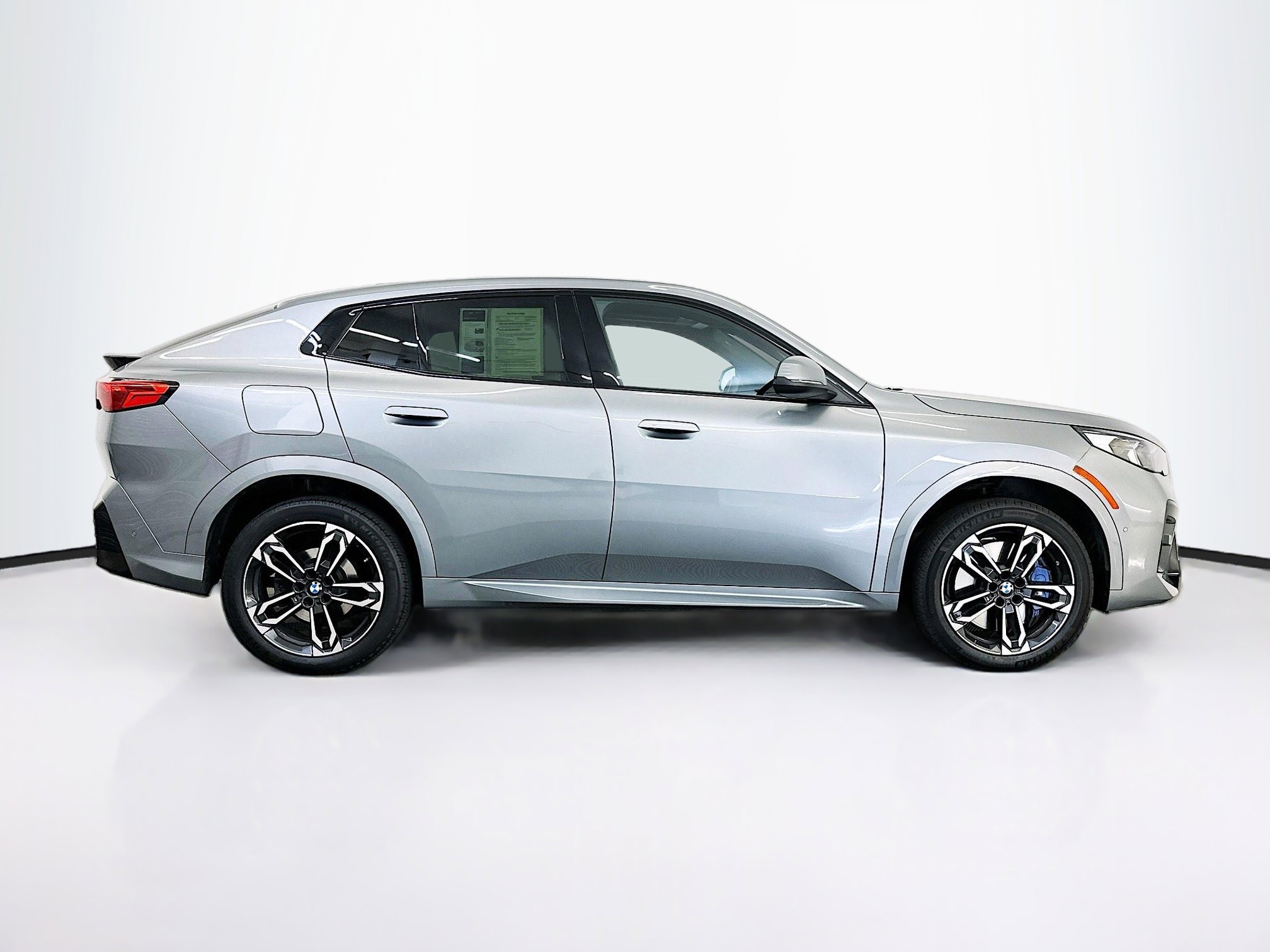 Used 2025 BMW X2 xDrive28i image 10