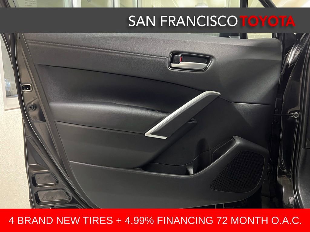 Certified 2022 Toyota Corolla Cross XLE image 39