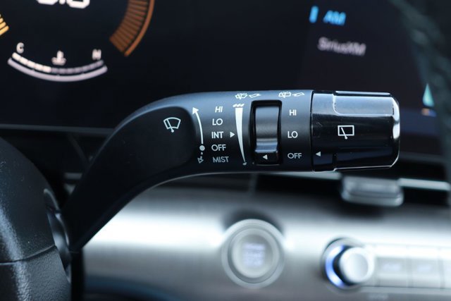 Used 2025 Hyundai Kona SEL image 21