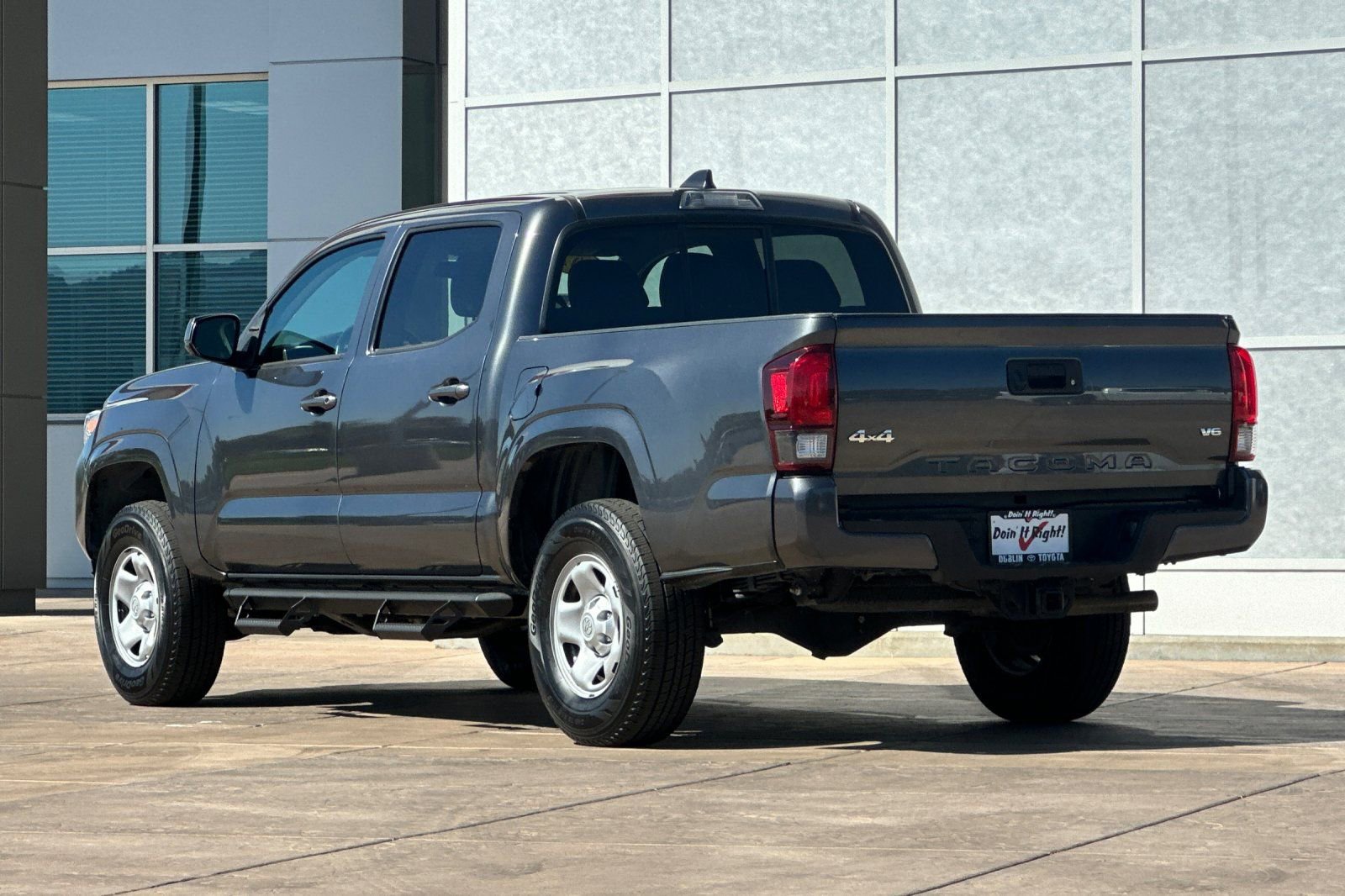 Used 2022 Toyota Tacoma SR AWD/4WD image 6