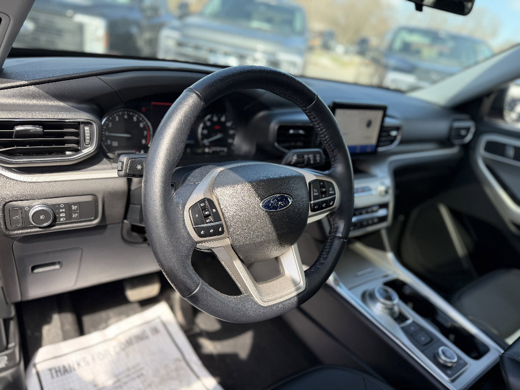 Used 2022 Ford Explorer XLT w/ Equipment Group 202A image 13