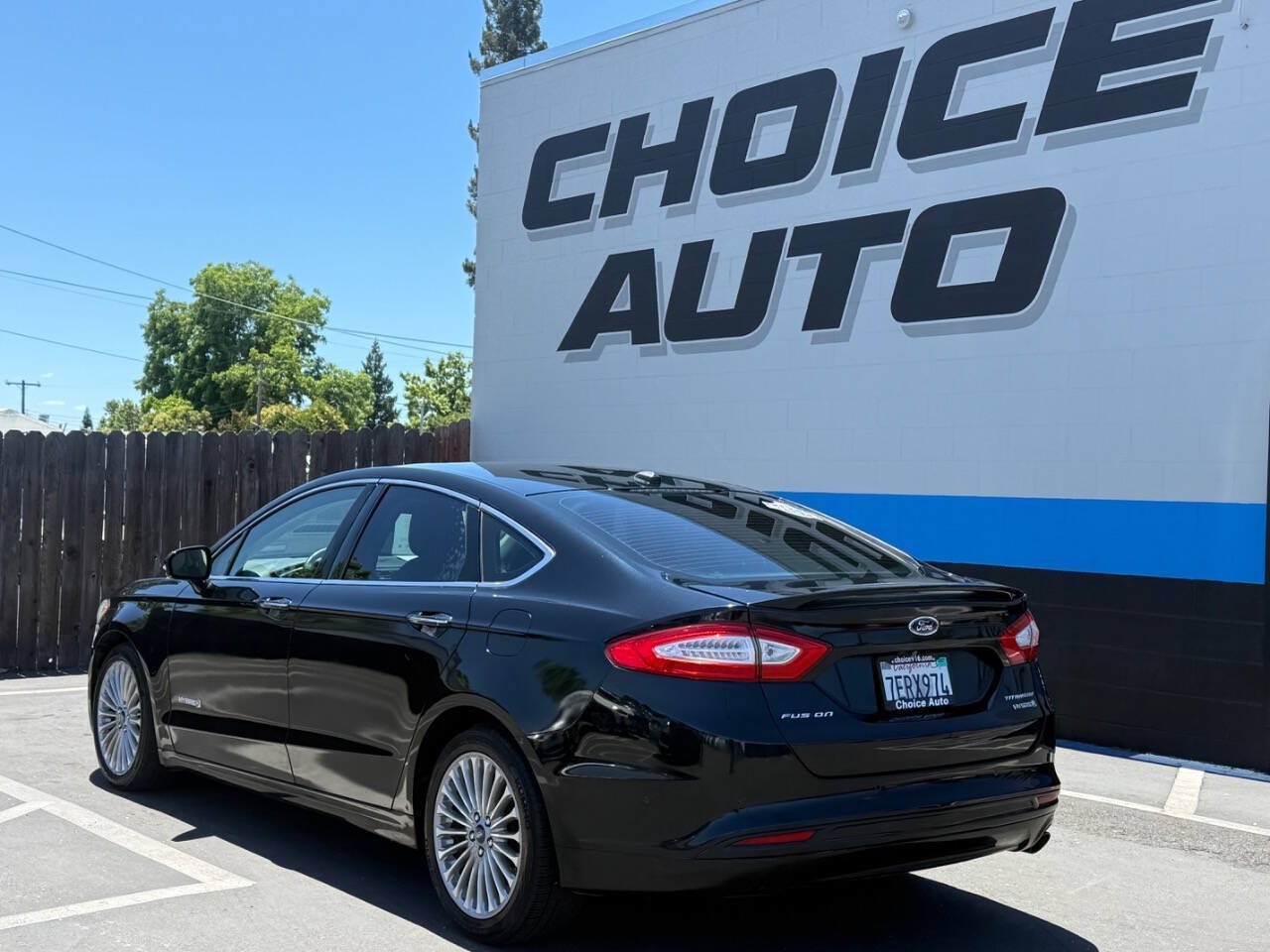 Used 2014 Ford Fusion Titanium FWD image 21
