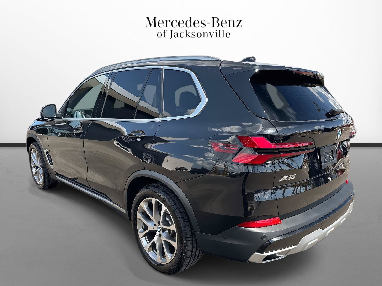 Used 2025 BMW X5 xDrive40i w/ Premium Package AWD/4WD image 5