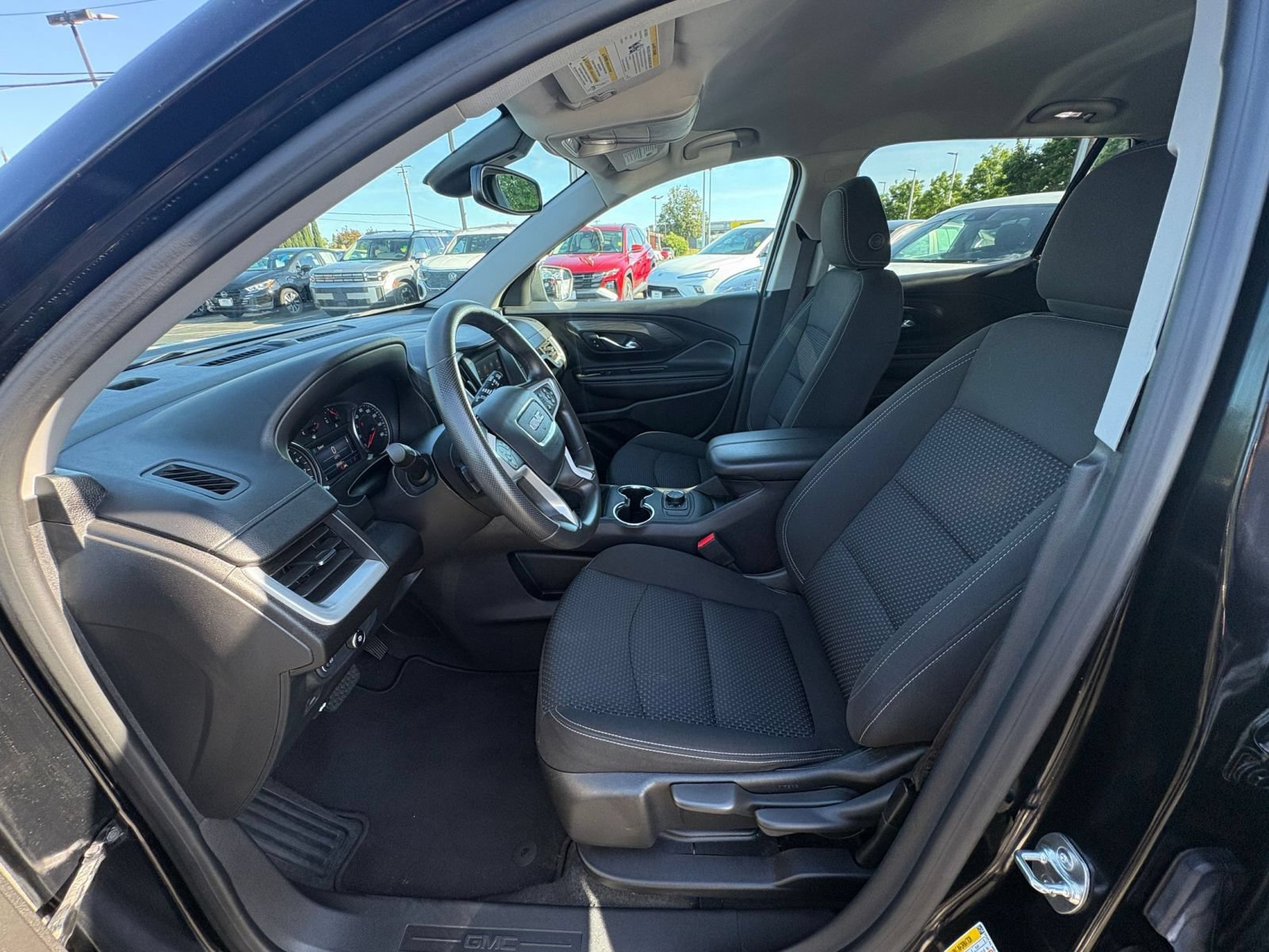Used 2024 GMC Terrain SLE FWD image 26
