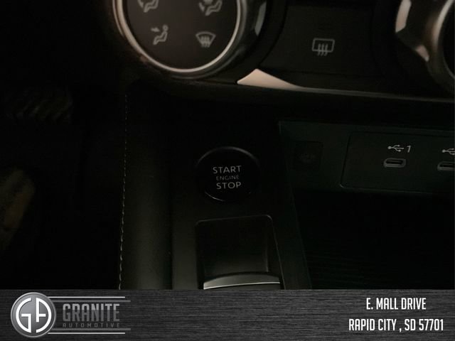 Used 2025 Nissan Kicks SV w/ SV Premium Package image 24