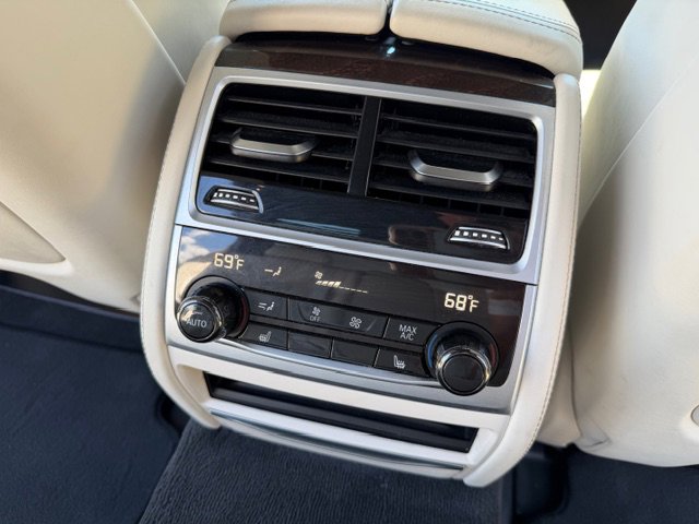 Used 2019 BMW 740i w/ Executive Package RWD image 19