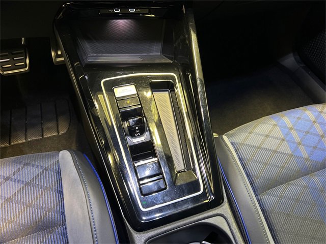 New 2025 Volkswagen Golf R Black Edition image 18