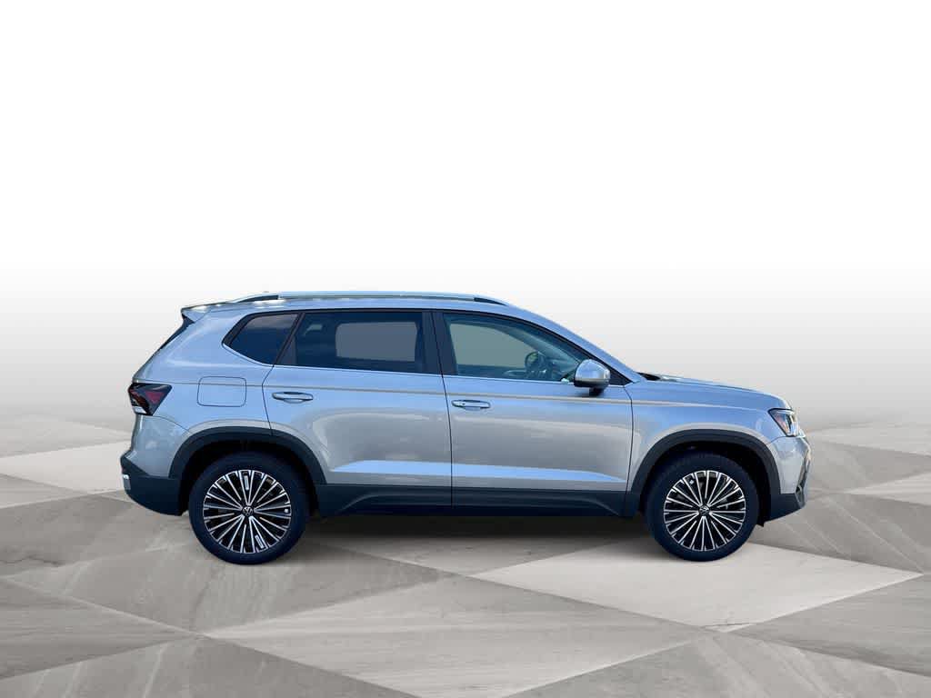 New 2026 Volkswagen Taos SE FWD image 9