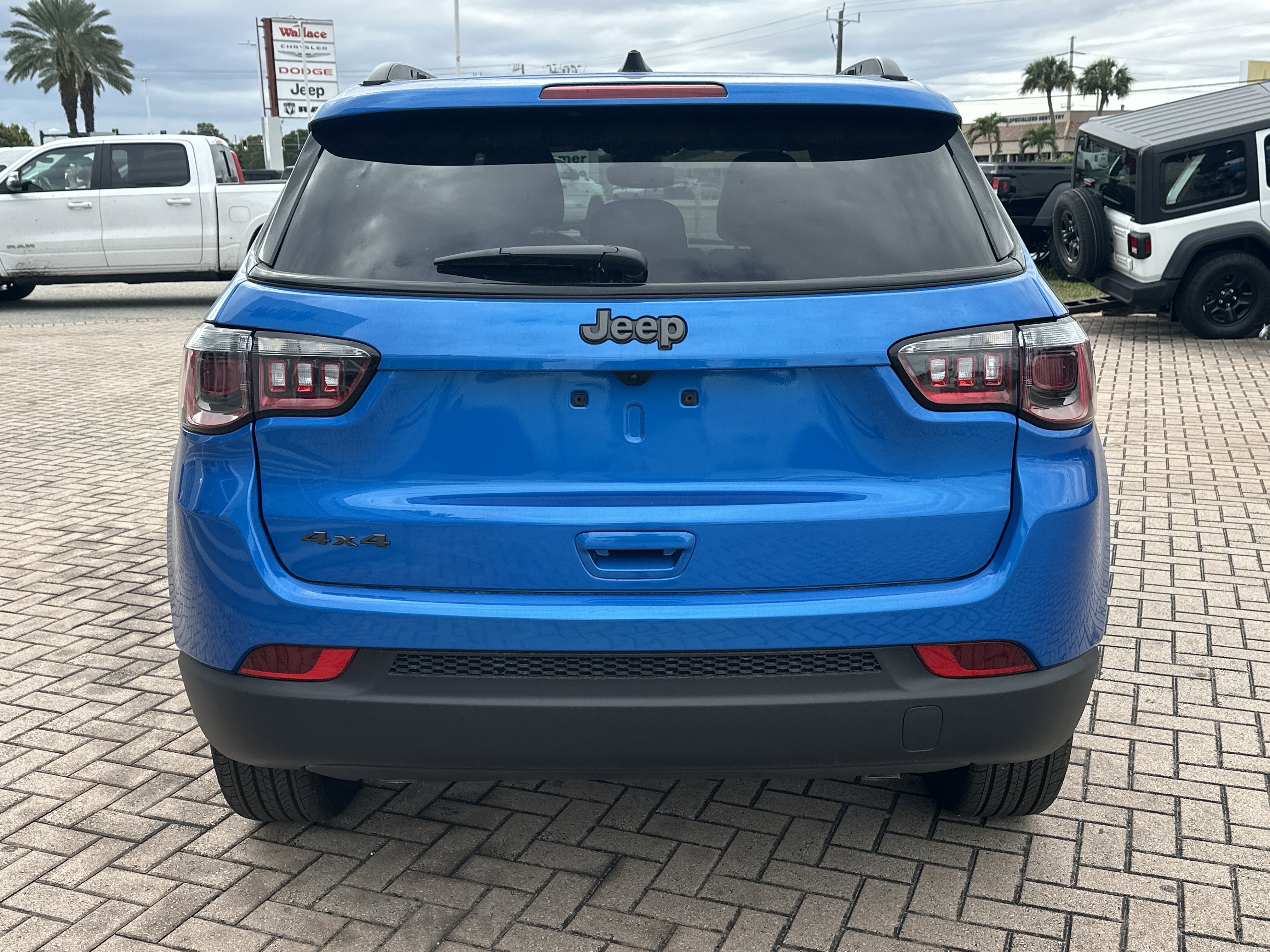 New 2026 Jeep Compass Latitude image 7