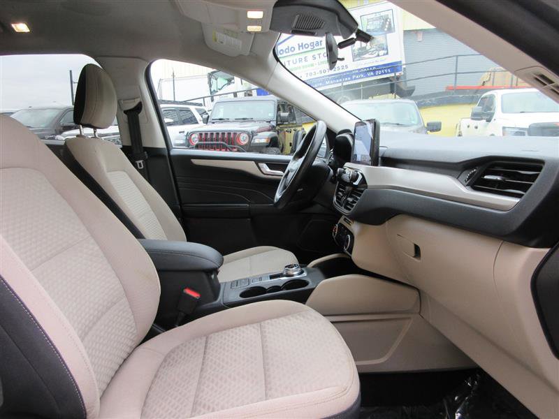 Used 2021 Ford Escape SE image 27