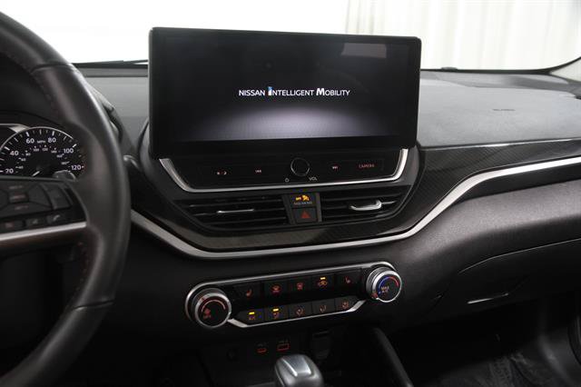 Used 2024 Nissan Altima 2.5 SR w/ SR Premium Package AWD/4WD image 9
