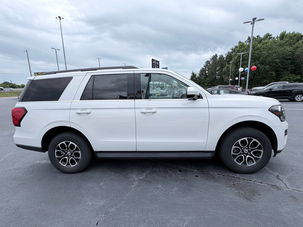 Used 2024 Ford Expedition XLT AWD/4WD image 4