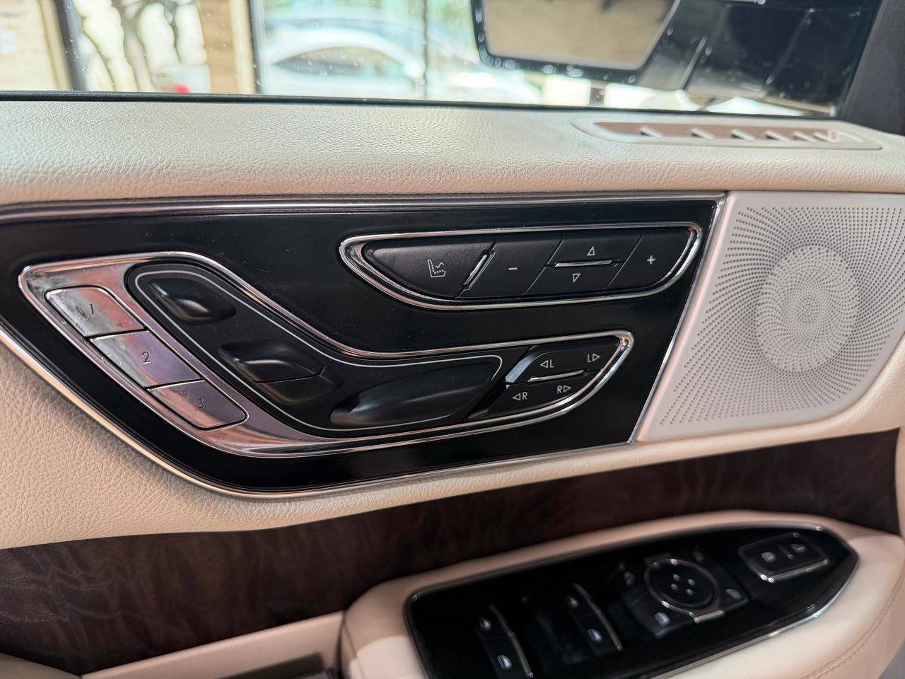 Used 2018 Lincoln Navigator Reserve w/ Technology Package AWD/4WD image 43