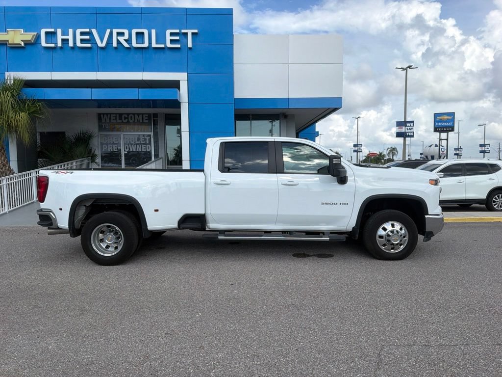 Used 2025 Chevrolet Silverado 3500 LT w/ Safety Package AWD/4WD image 4