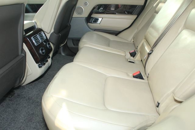 Used 2020 Land Rover Range Rover HSE image 5