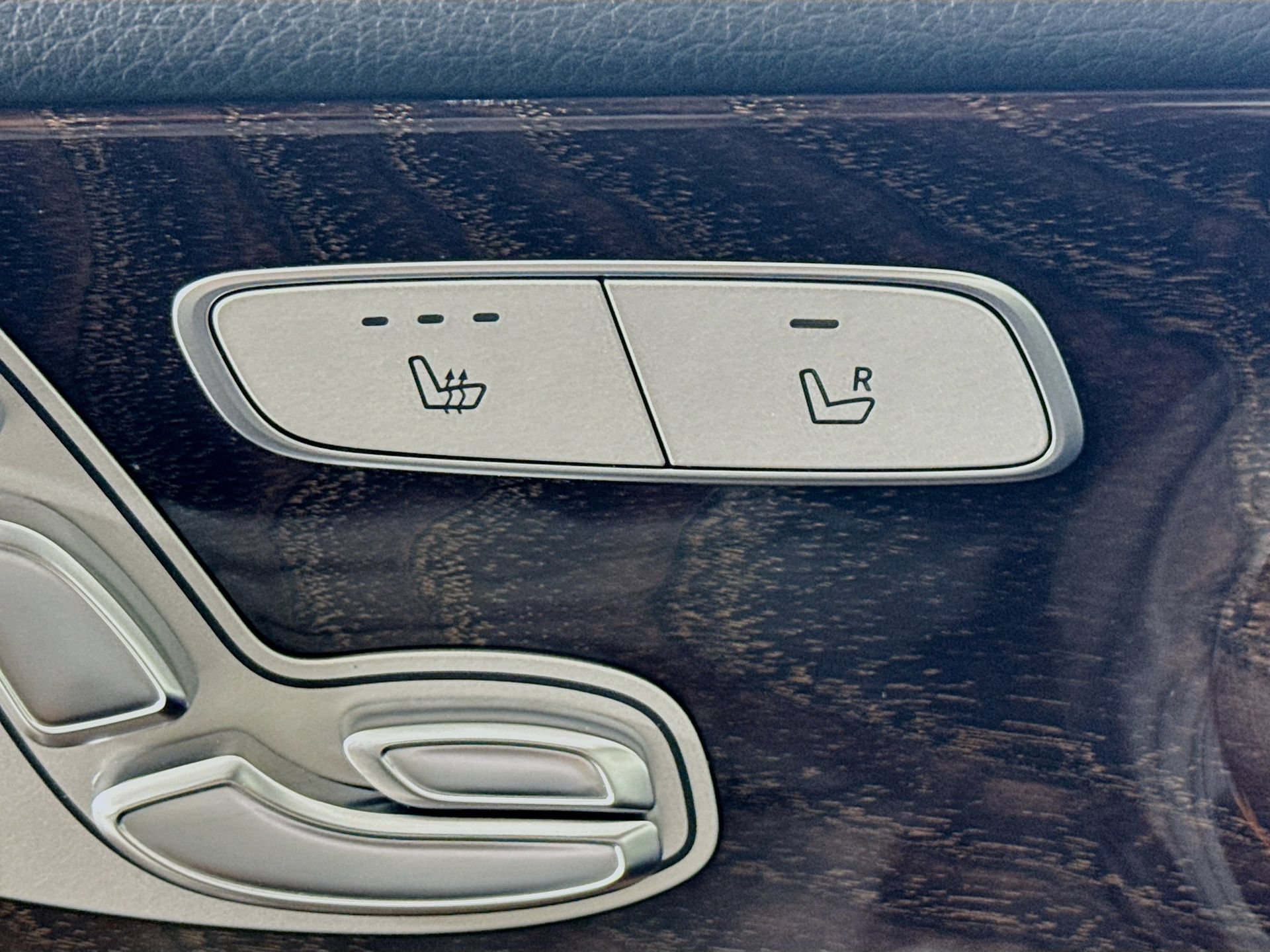 Used 2019 Mercedes-Benz E 300 image 22