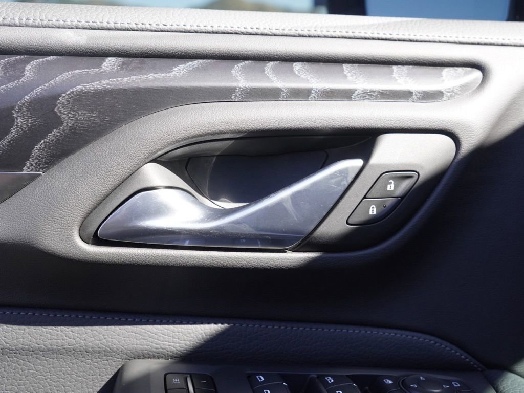 Used 2023 GMC Yukon XL Denali image 11