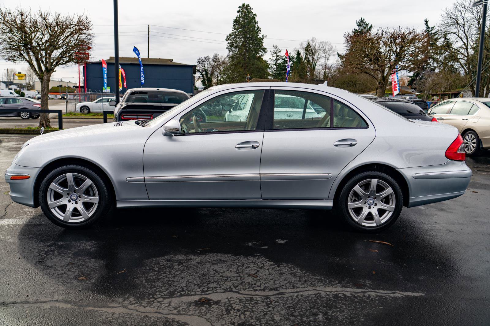 Used 2008 Mercedes-Benz E 350 4MATIC Sedan image 13