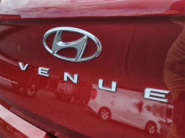 Used 2024 Hyundai Venue SEL image 14
