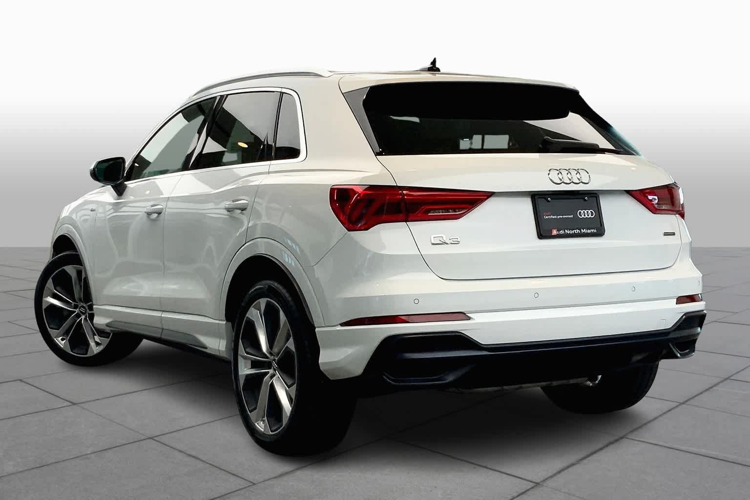Used 2020 Audi Q3 2.0T Premium Plus w/ Premium Plus Package AWD/4WD image 12