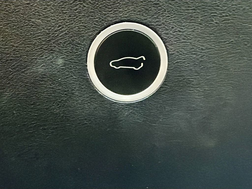 Used 2018 Tesla Model X 75D AWD/4WD image 13