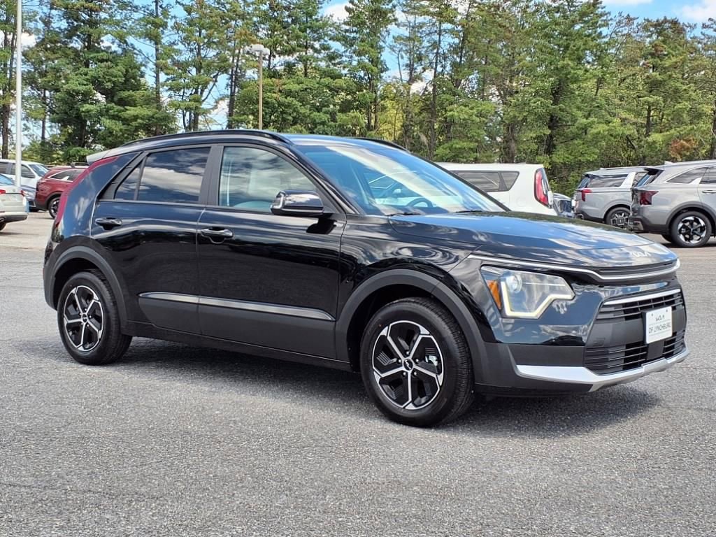 New 2025 Kia Niro EX image 2