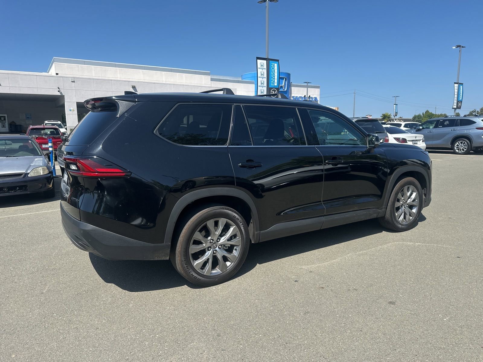 Used 2025 Toyota Grand Highlander FWD image 3