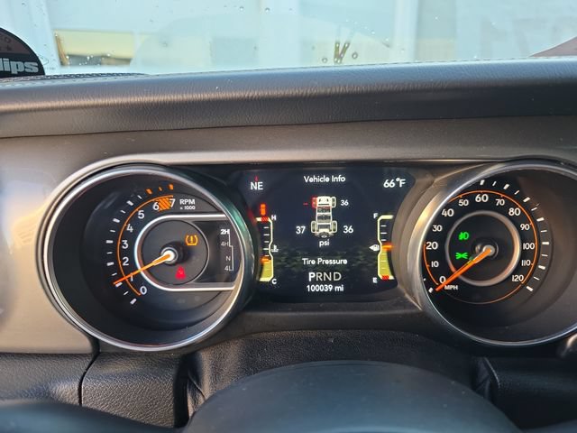 Used 2018 Jeep Wrangler Unlimited Sahara AWD/4WD image 18