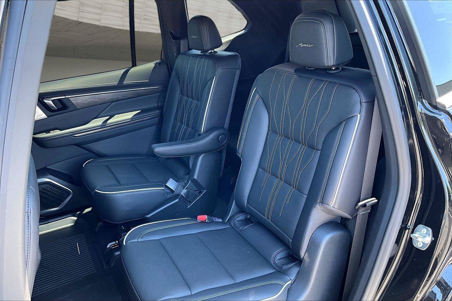 New 2026 Buick Enclave Avenir w/ Super Cruise Package FWD image 32