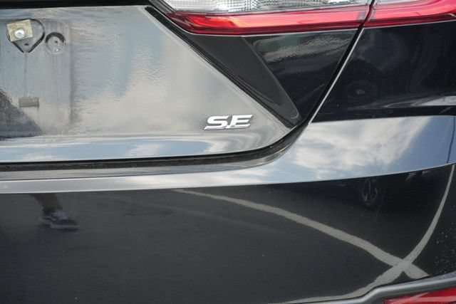 Used 2025 Toyota Camry SE FWD image 13