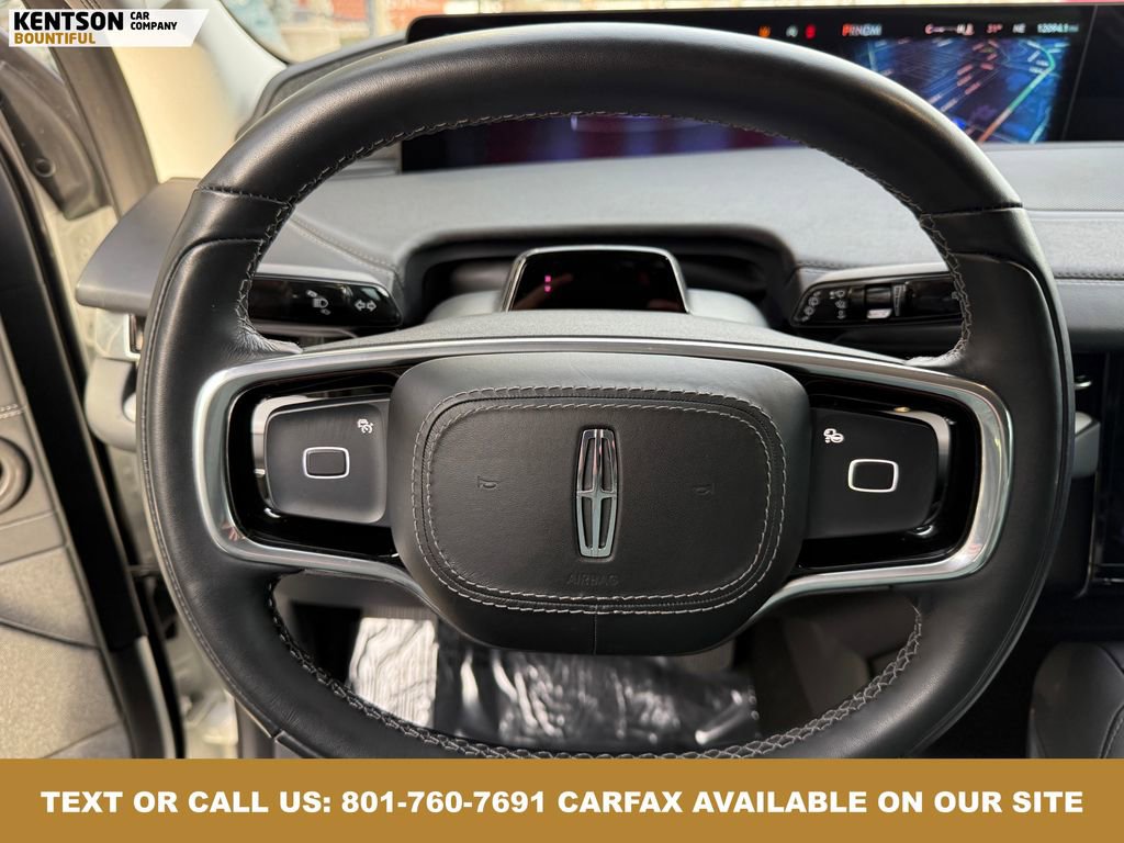 Used 2025 Lincoln Navigator L Reserve image 18