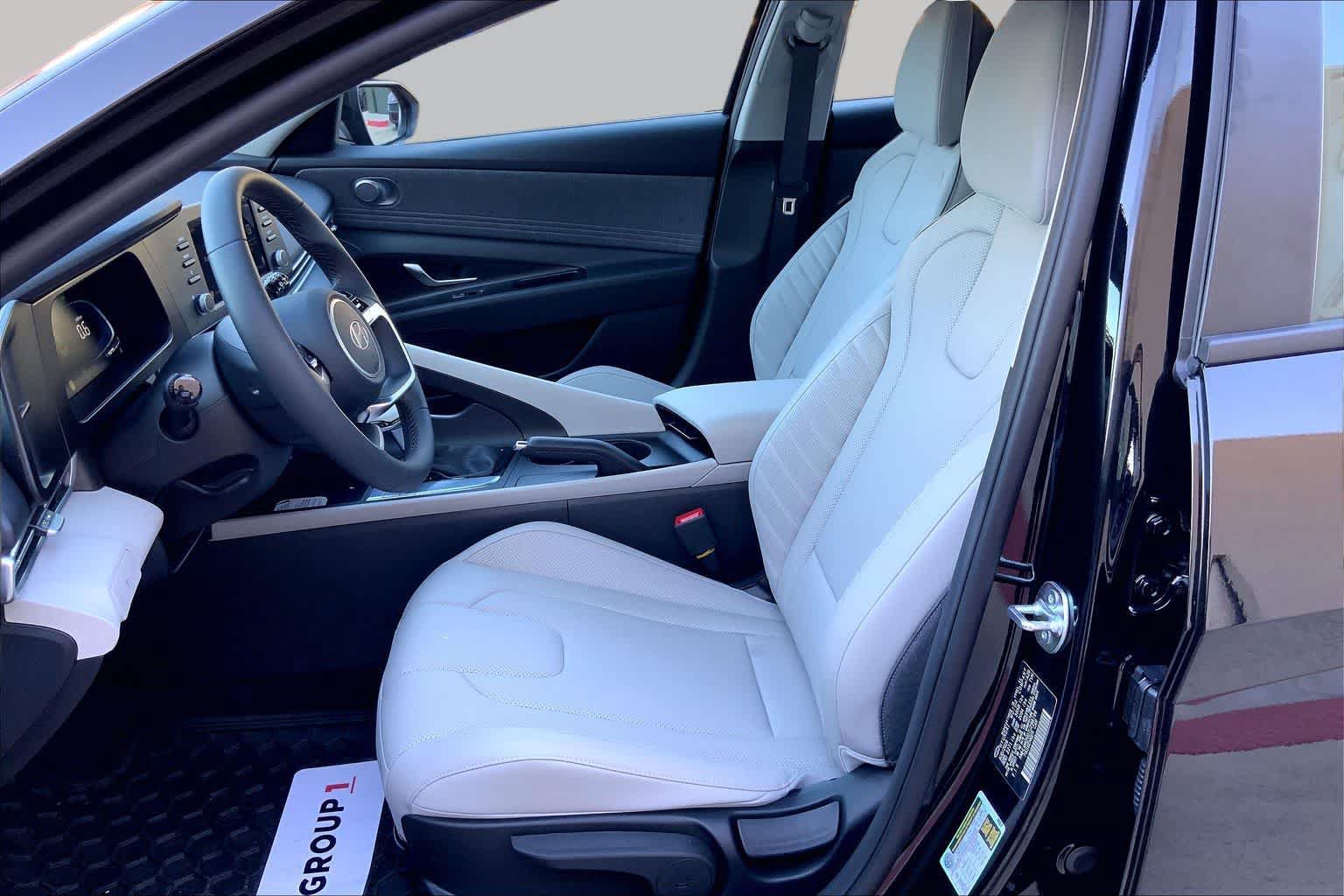 New 2026 Hyundai Elantra SEL Sport FWD image 7