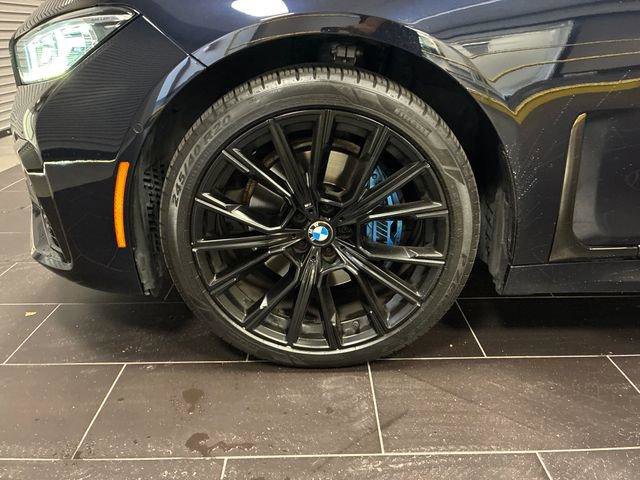 Used 2021 BMW 740i w/ M Sport Package RWD image 28