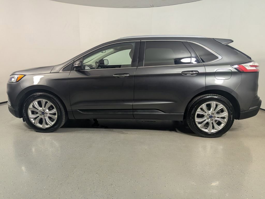 Used 2020 Ford Edge Titanium FWD image 4