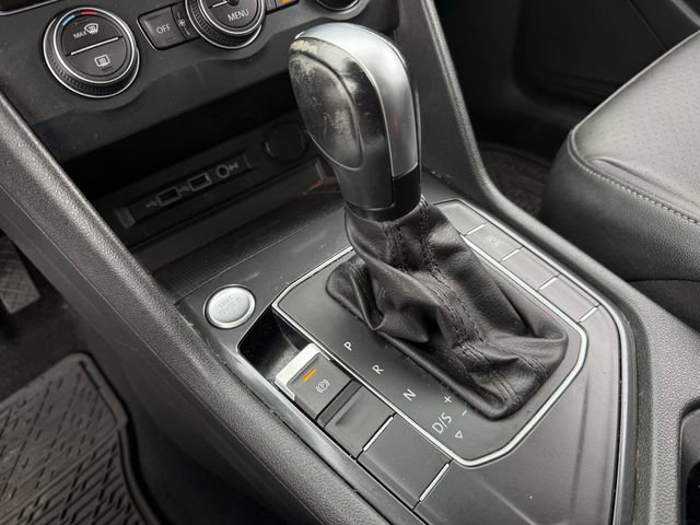 Used 2020 Volkswagen Tiguan SE w/ Panoramic Sunroof Package FWD image 19