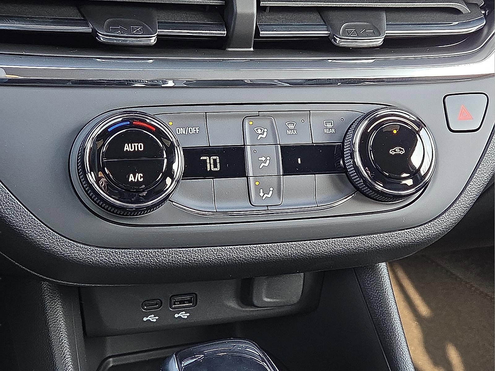 New 2026 Buick Envista Preferred image 18