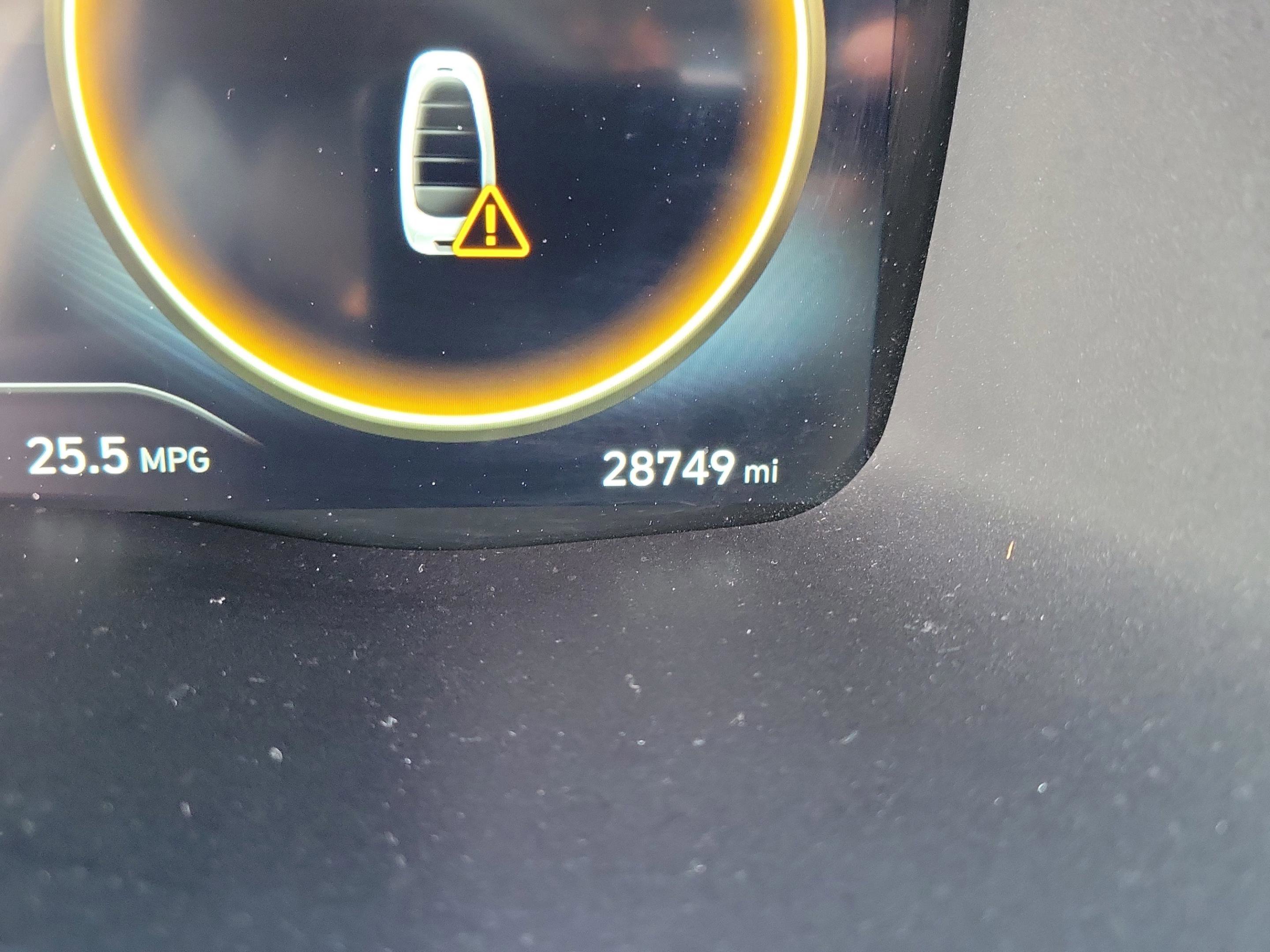 Used 2023 Hyundai Santa Fe SEL w/ Premium Package image 25