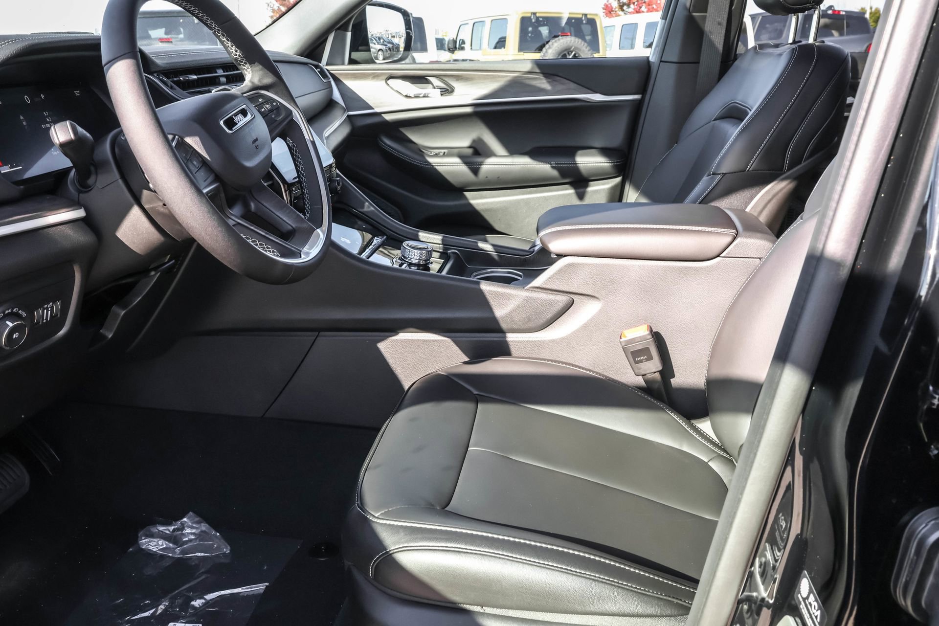 New 2025 Jeep Grand Cherokee Limited w/ Black Appearance Package image 5