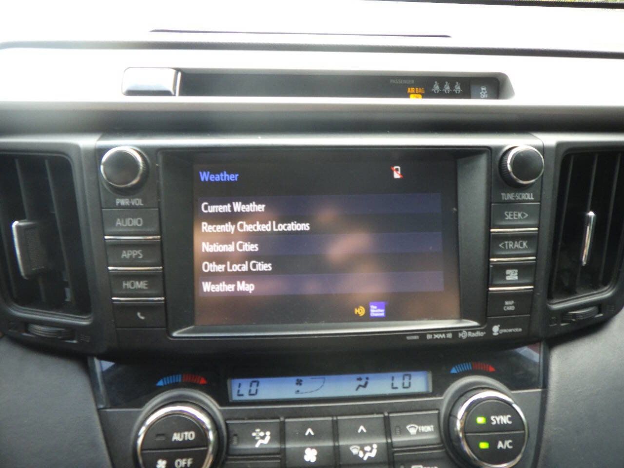 Used 2017 Toyota RAV4 XLE w/ Premium Special Value Package FWD image 25