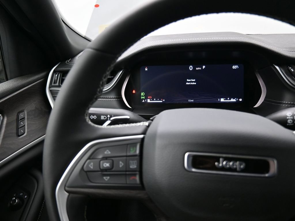 New 2025 Jeep Grand Cherokee Limited image 18
