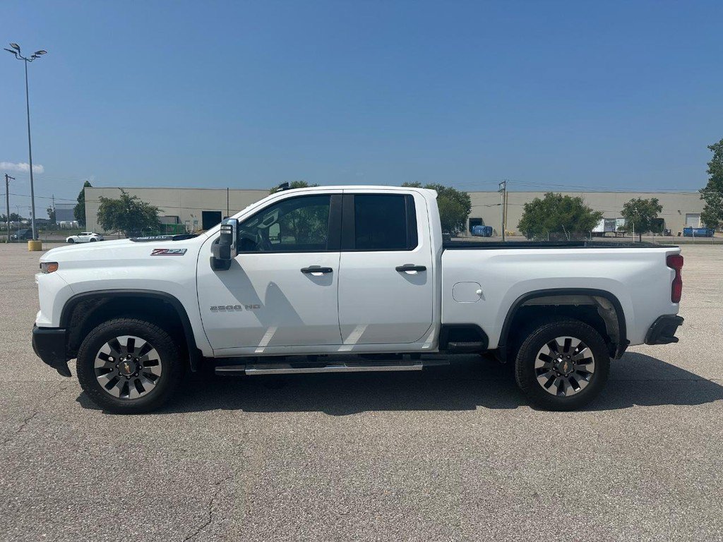Used 2024 Chevrolet Silverado 2500 Custom w/ Custom Convenience Package AWD/4WD image 9