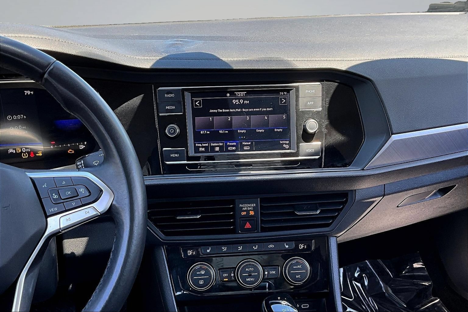 Used 2024 Volkswagen Jetta SE FWD image 8