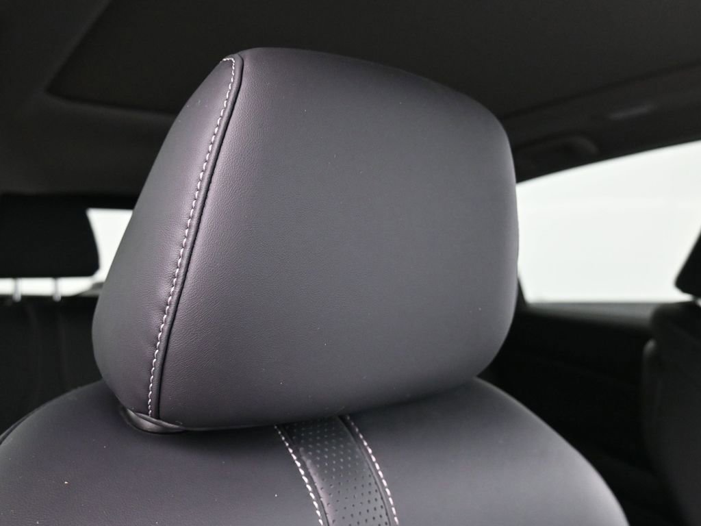 Used 2025 Acura RDX w/ Technology Package image 18