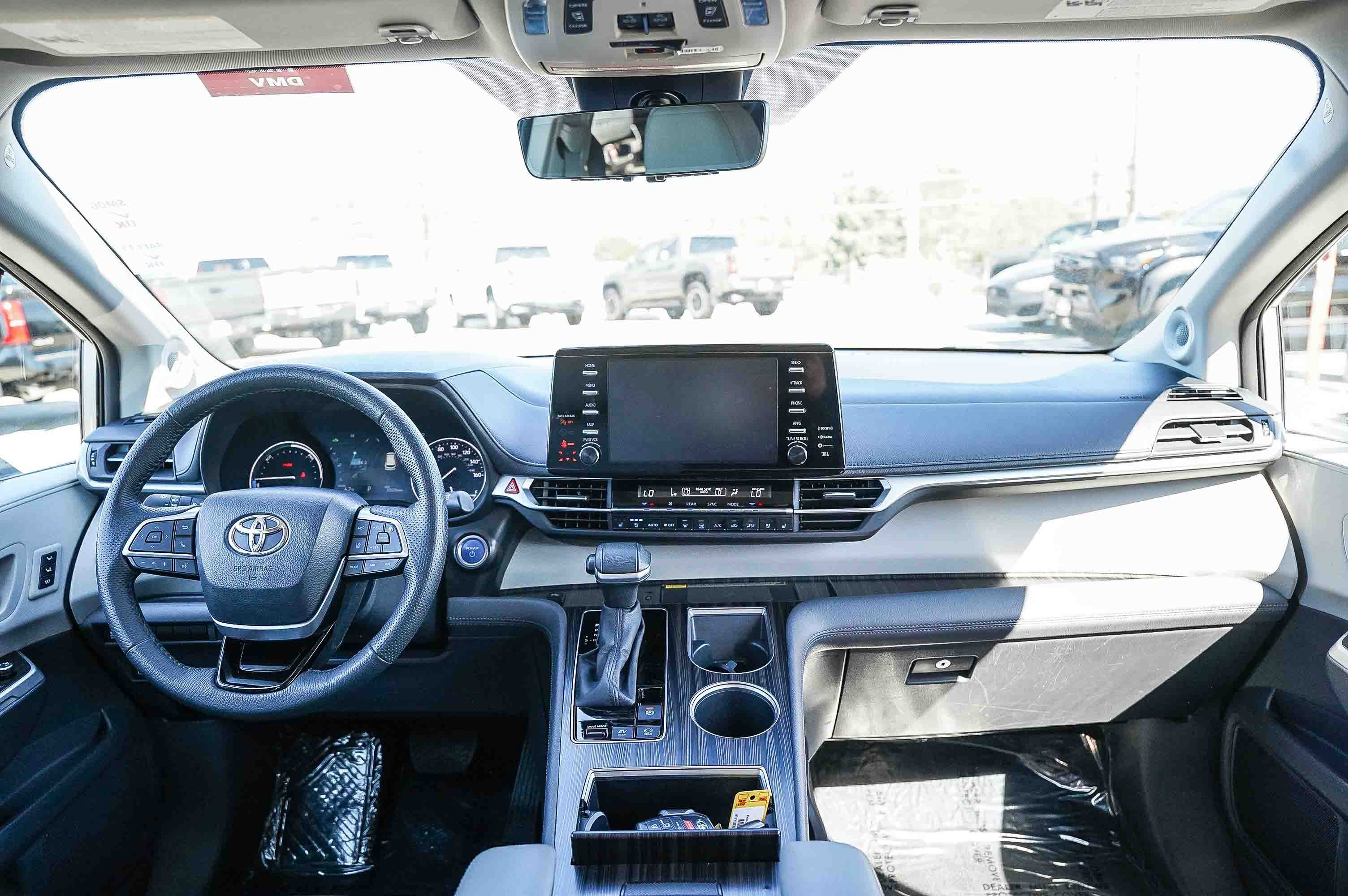 Certified 2023 Toyota Sienna Limited image 13