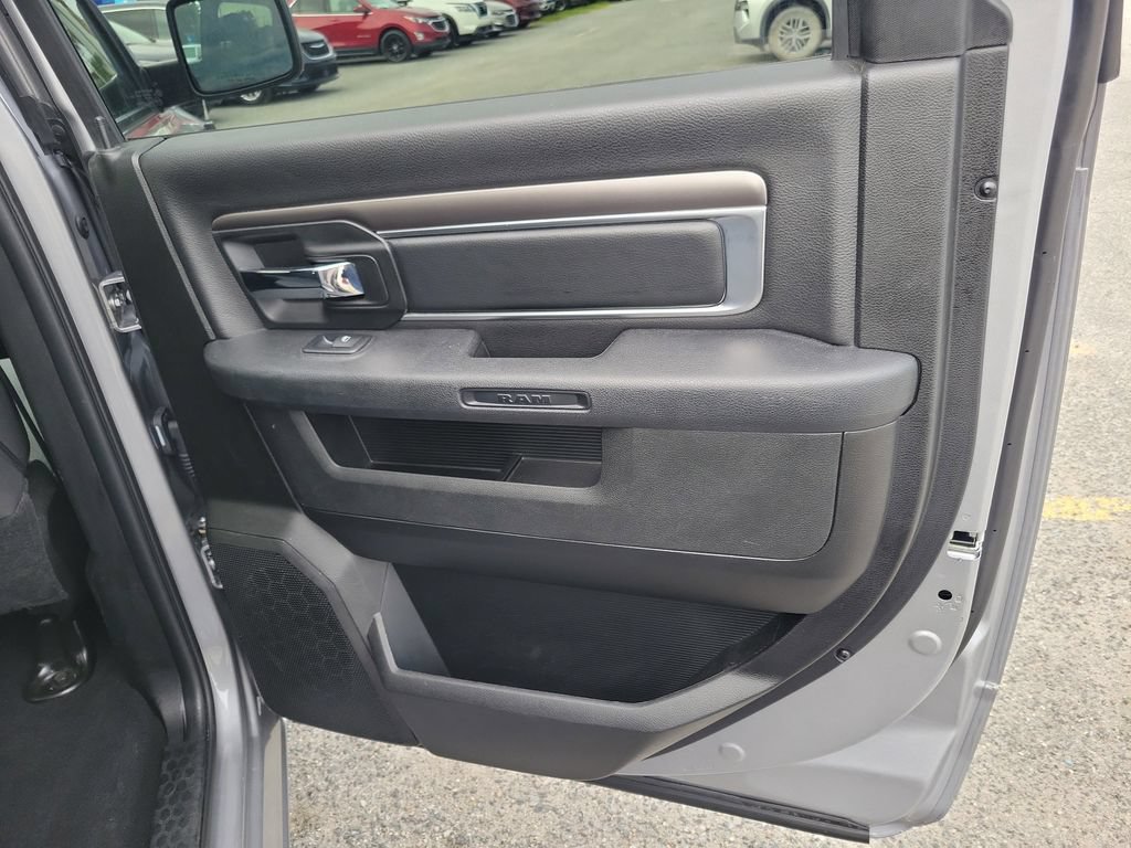 Used 2024 RAM 1500 Warlock RWD image 31