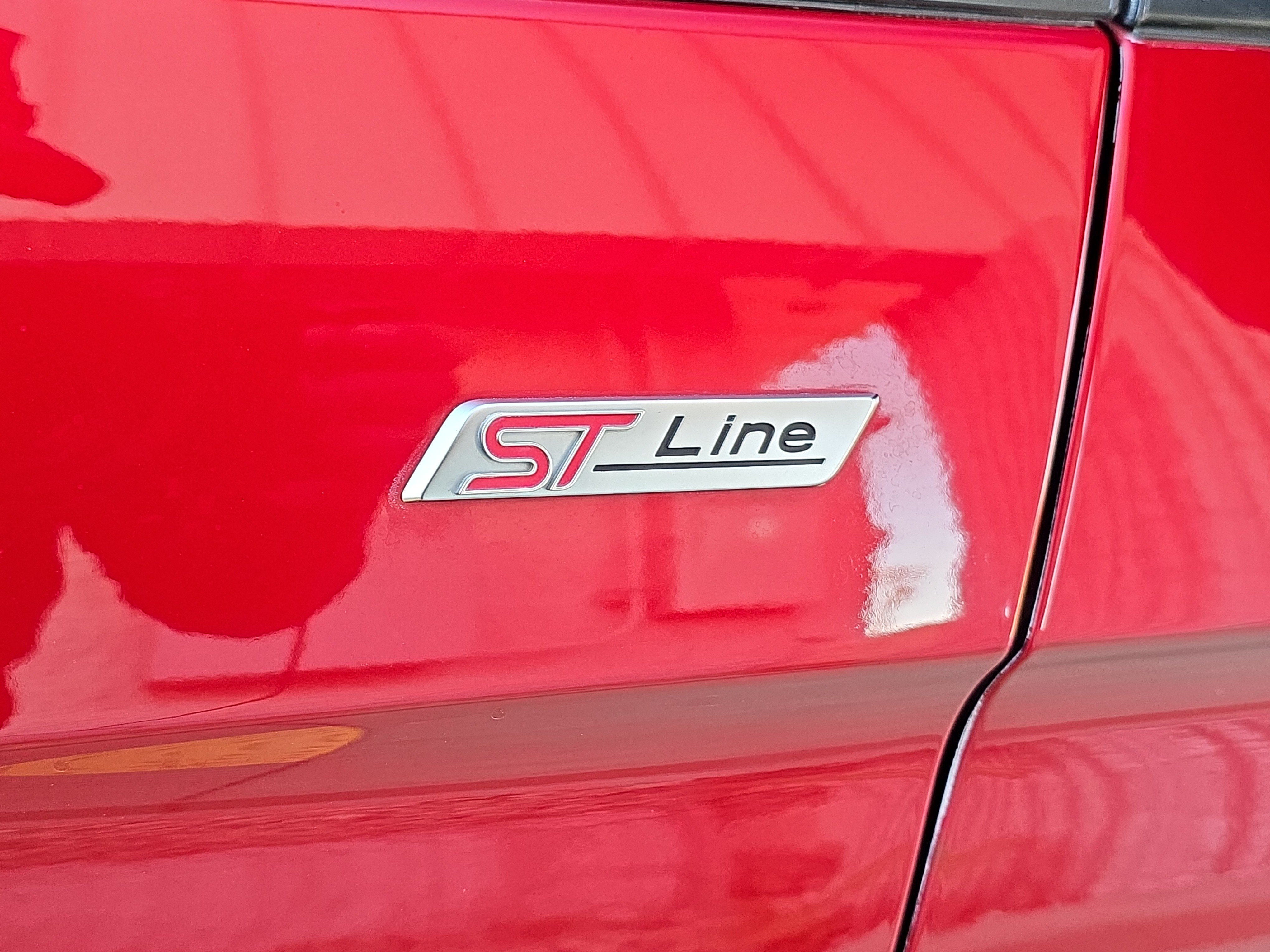 Used 2020 Ford Edge ST-Line FWD image 4