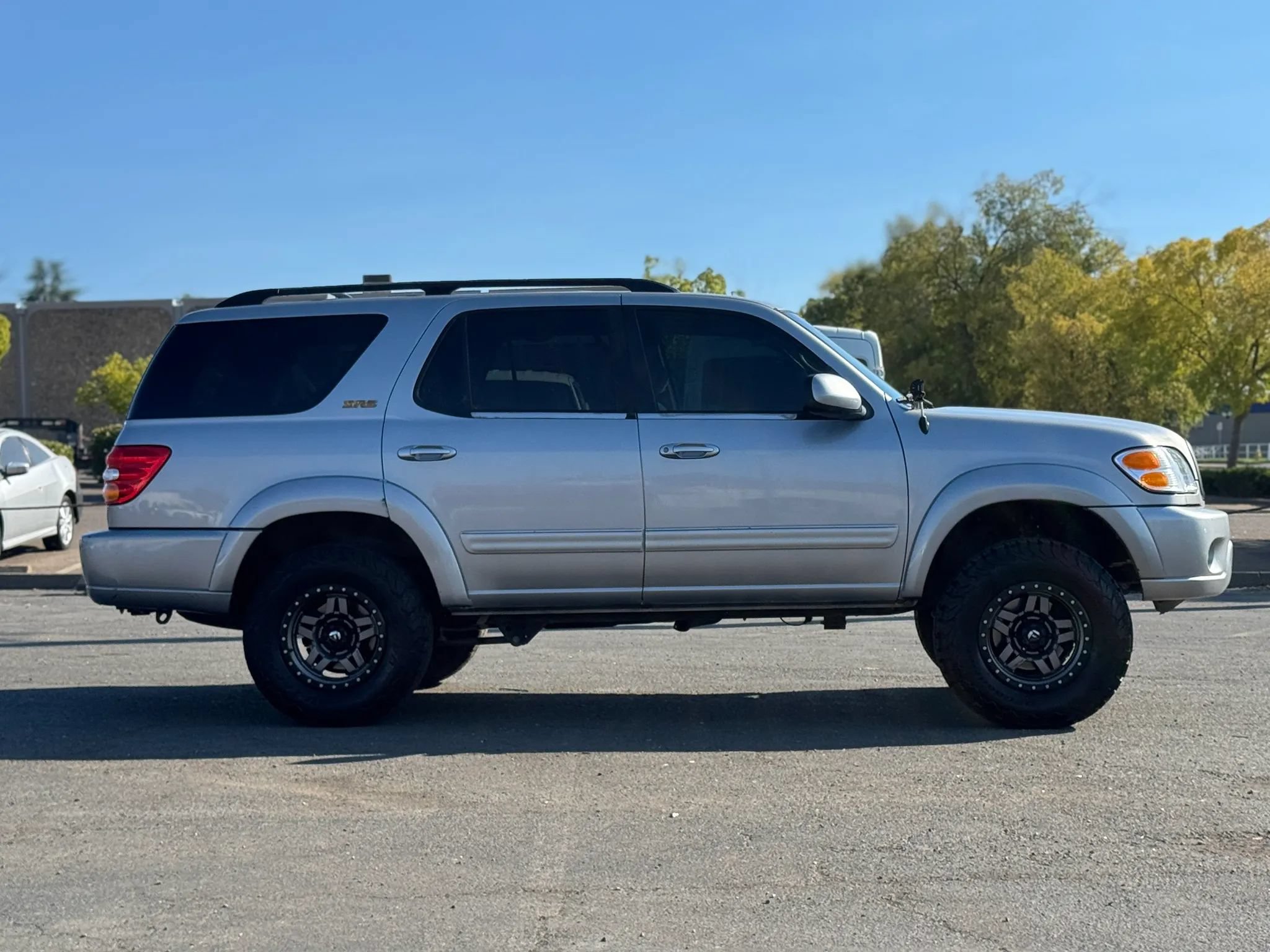 Used 2002 Toyota Sequoia SR5 RWD image 5
